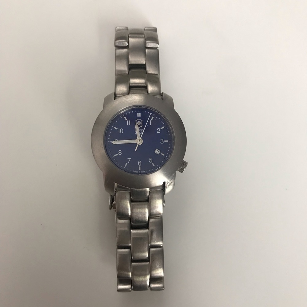 Men’s Swiss Army watch, w/blue face